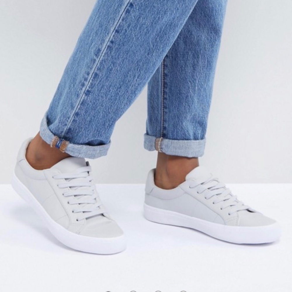 ASOS Sneakers 5.5M